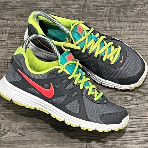 Nike Revolution 2 Sneakers Gray Women’s 7 Neon Green Runners 554900 026 - Picture 1 of 15